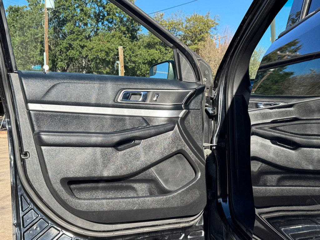 2016 Ford Explorer Image 5