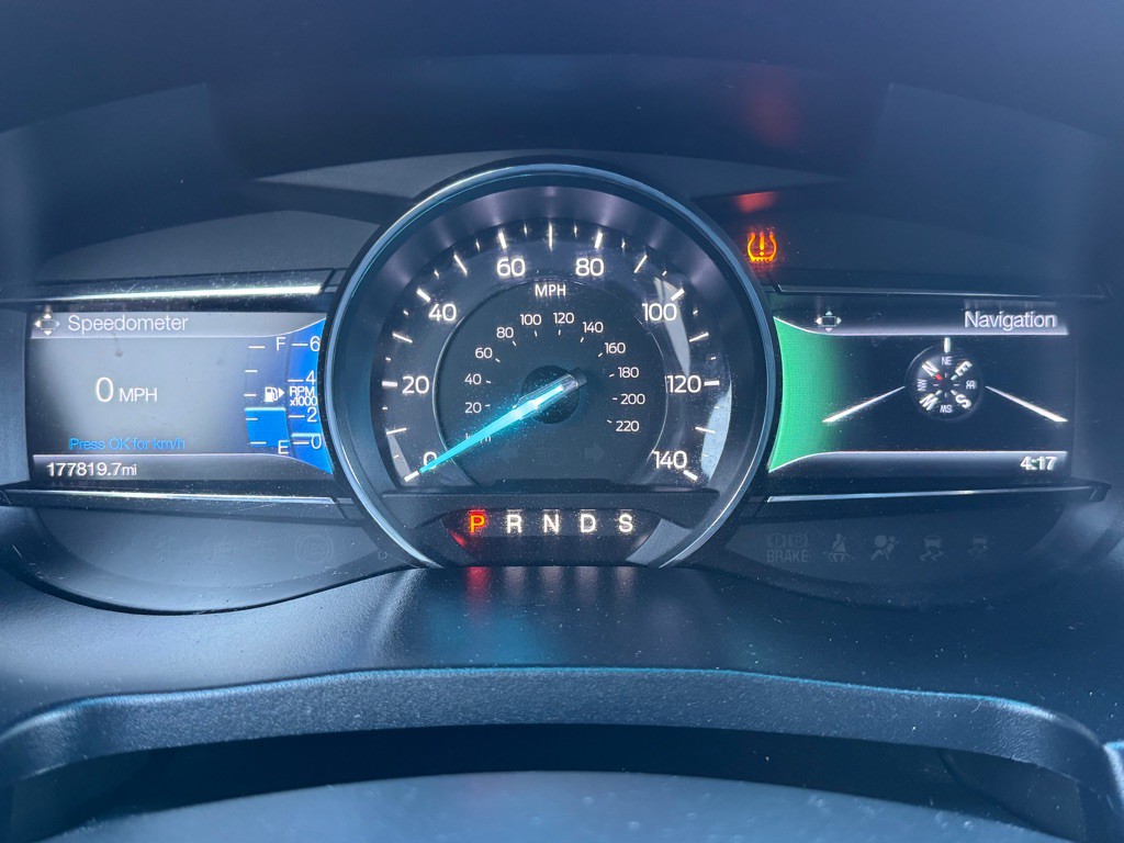 2016 Ford Explorer Image 13