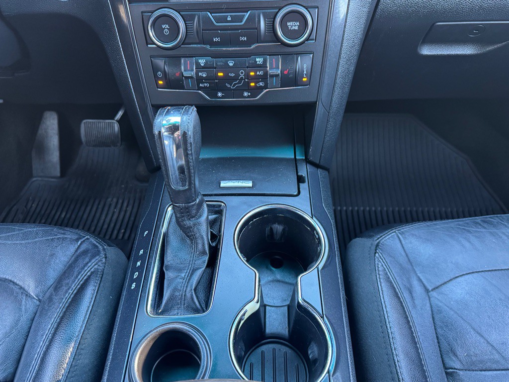 2016 Ford Explorer Image 15
