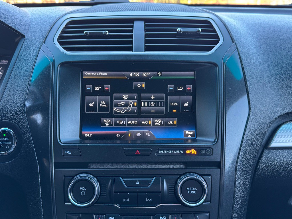 2016 Ford Explorer Image 19