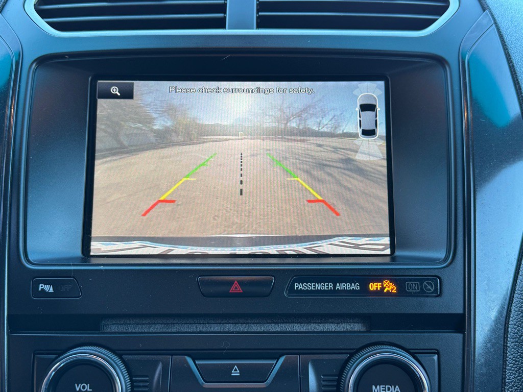 2016 Ford Explorer Image 20