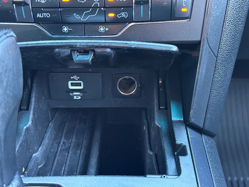 2016 Ford Explorer Image 22