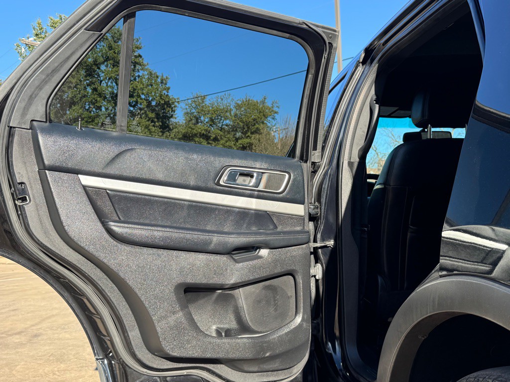 2016 Ford Explorer Image 23