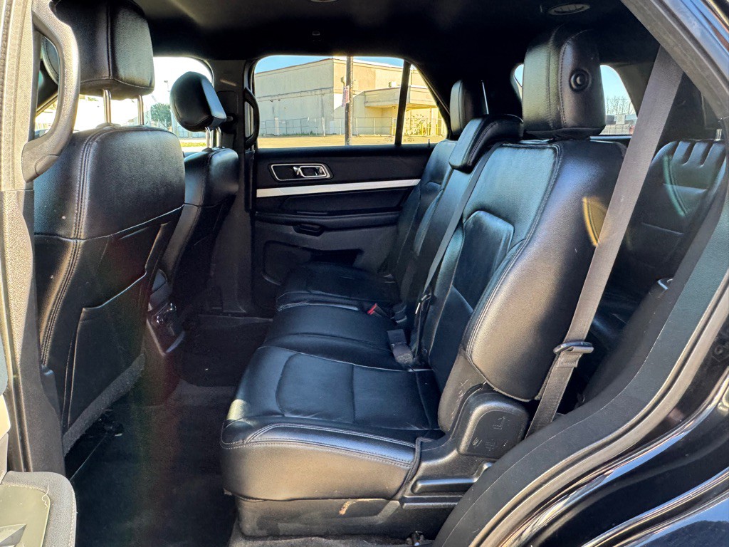 2016 Ford Explorer Image 24