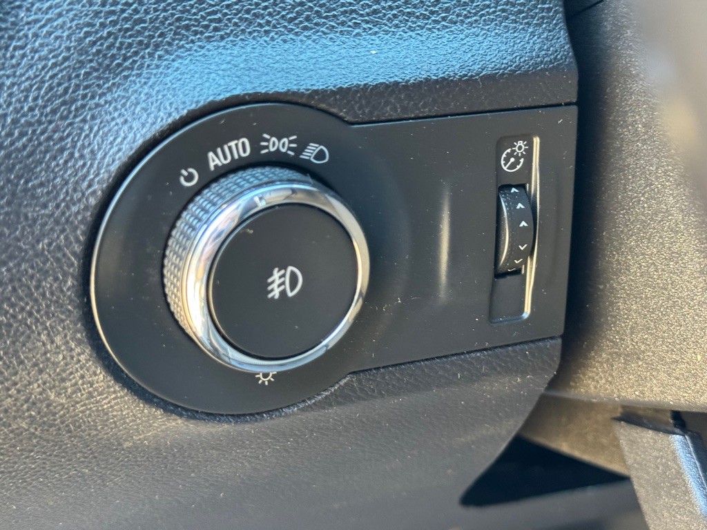 2015 Chevrolet Camaro Image 8