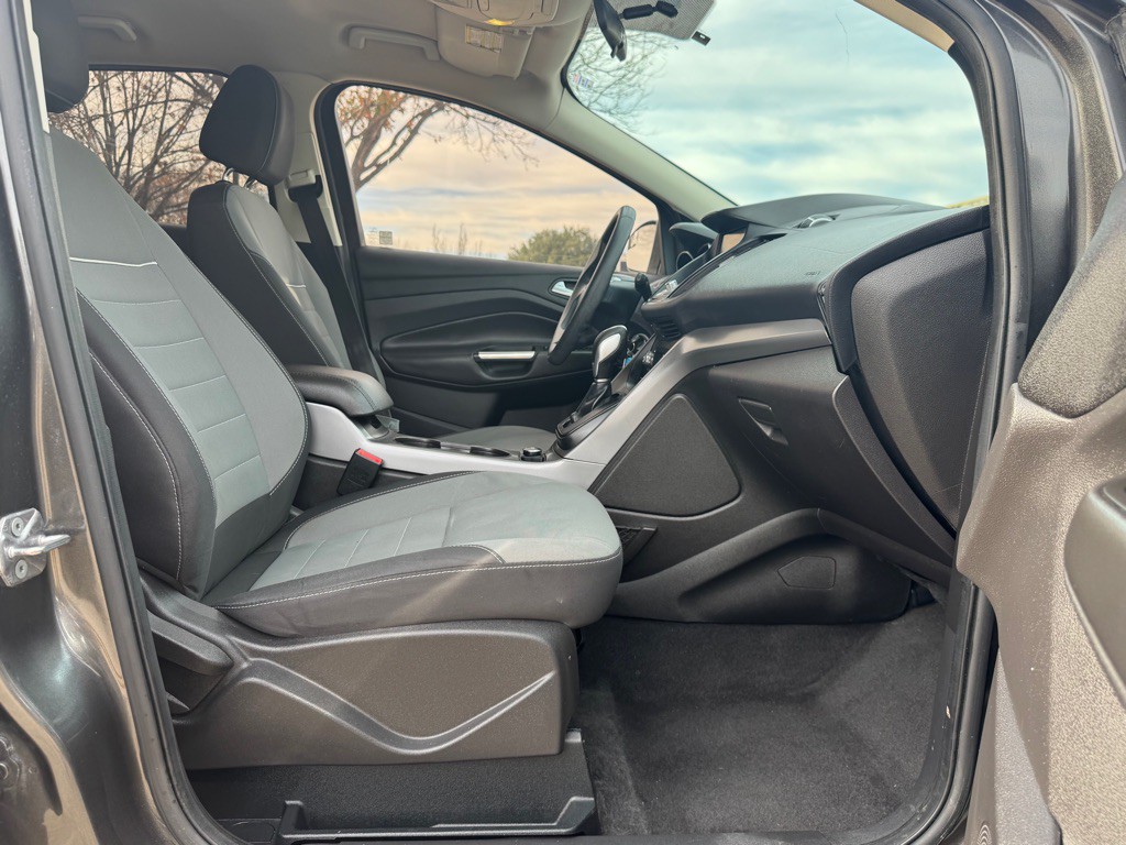 2015 Ford Escape Image 28