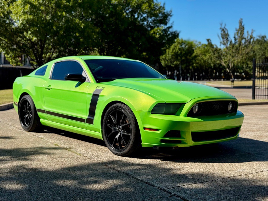2014 Ford Mustang Image 2