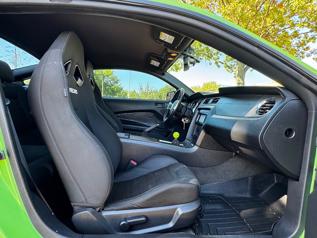 2014 Ford Mustang Image 21