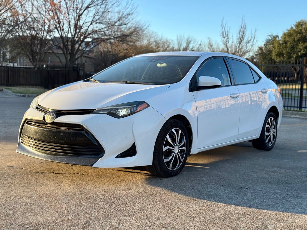 2018 Toyota Corolla Image 1