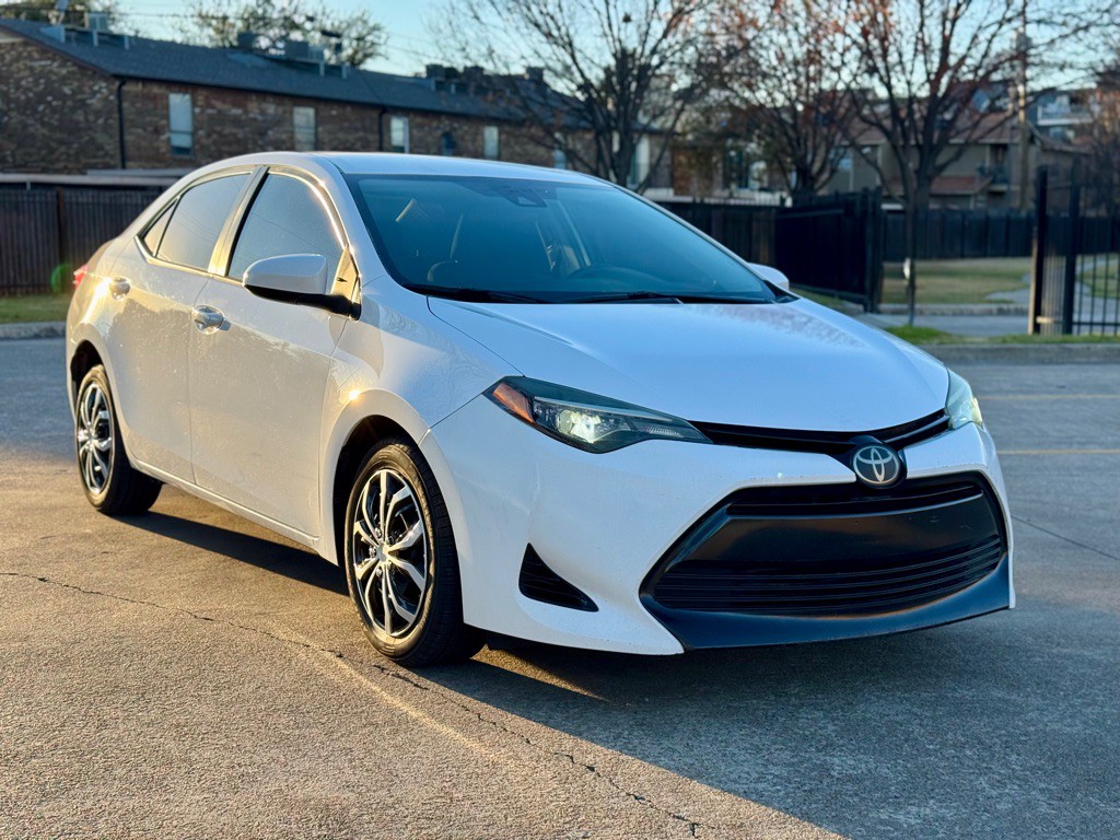 2018 Toyota Corolla Image 2