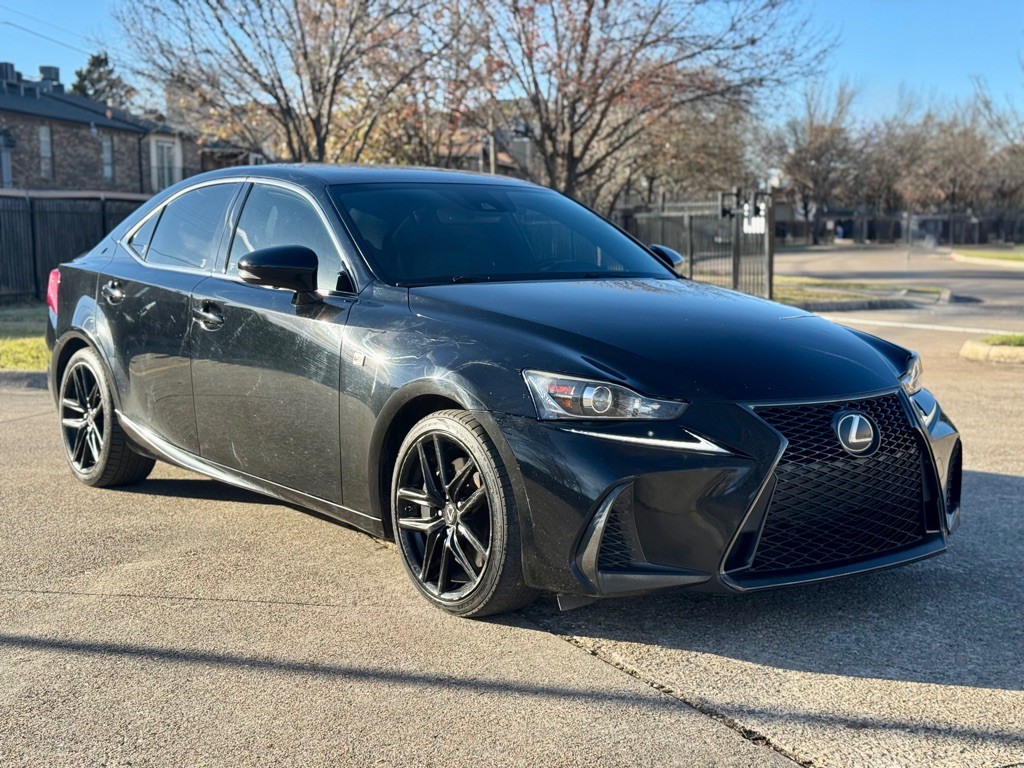 2017 Lexus IS 200t Image 2