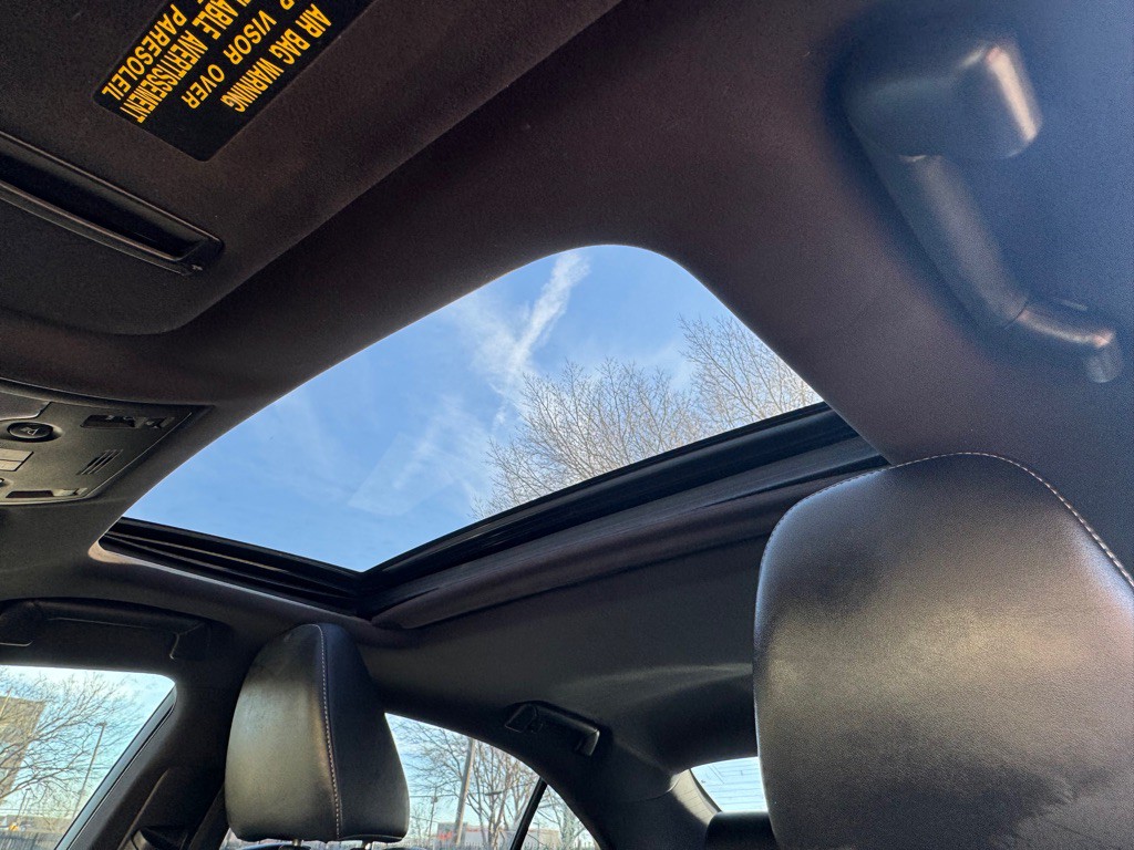 2017 Lexus IS 200t Image 8