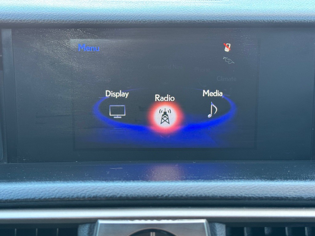 2017 Lexus IS 200t Image 19