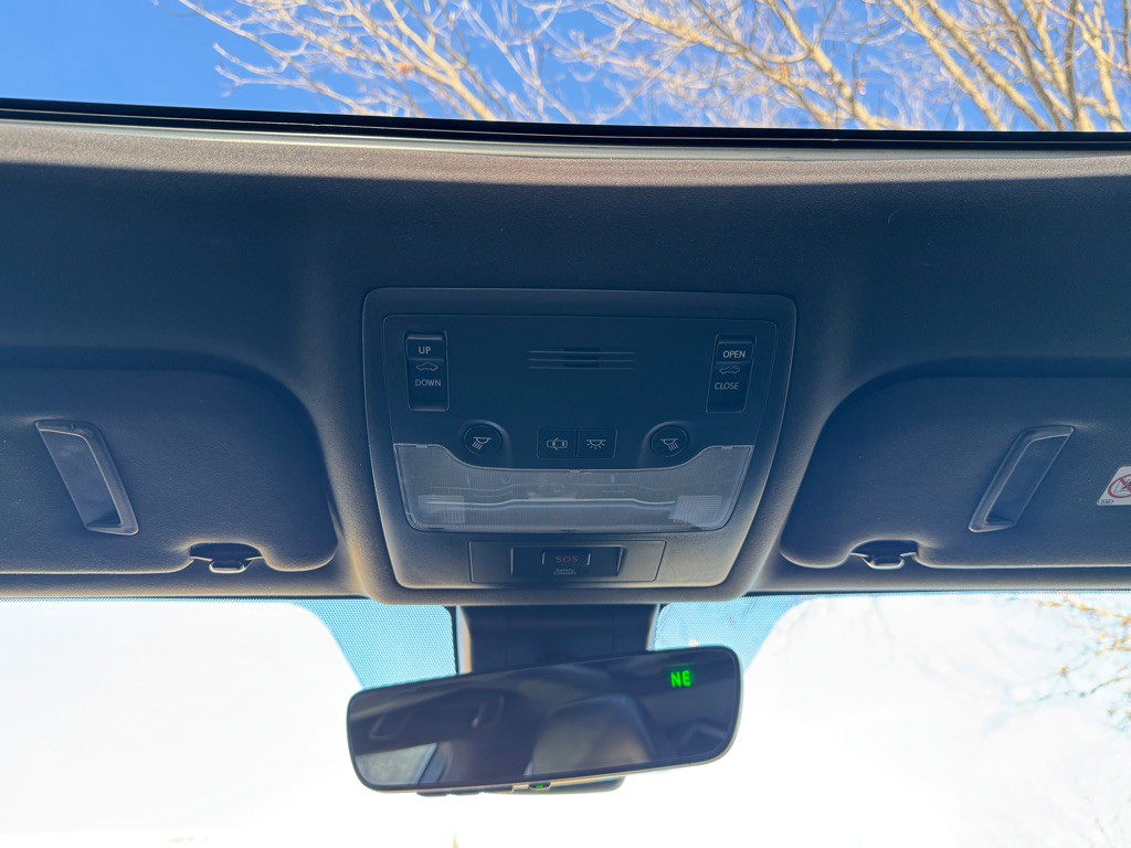 2017 Lexus IS 200t Image 21