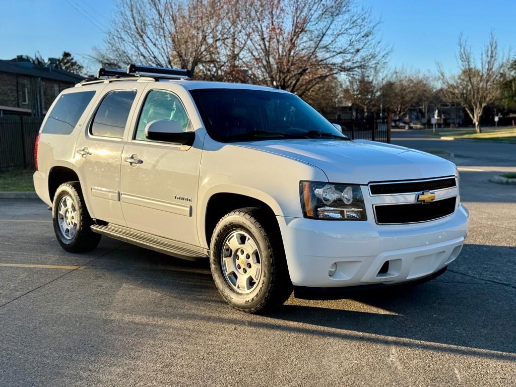 2013 Chevrolet Tahoe Image 2