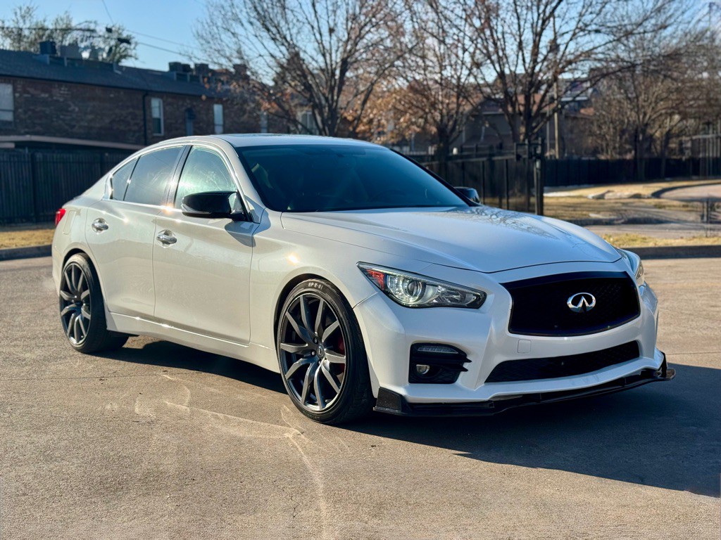2017 INFINITI Q50 Image 2