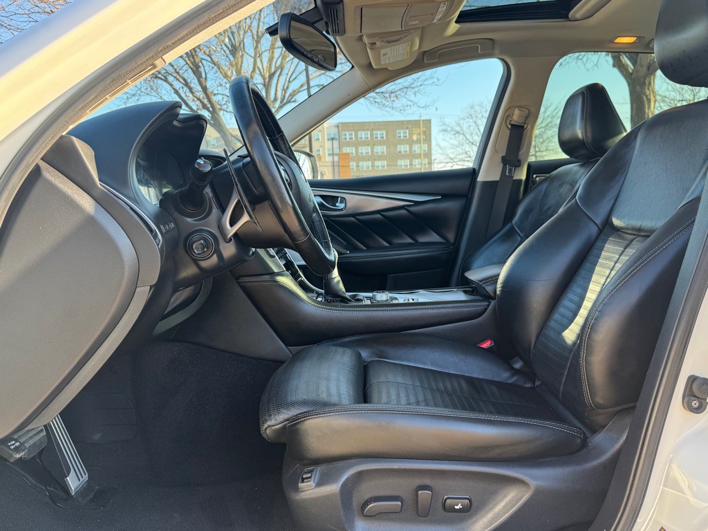 2017 INFINITI Q50 Image 7
