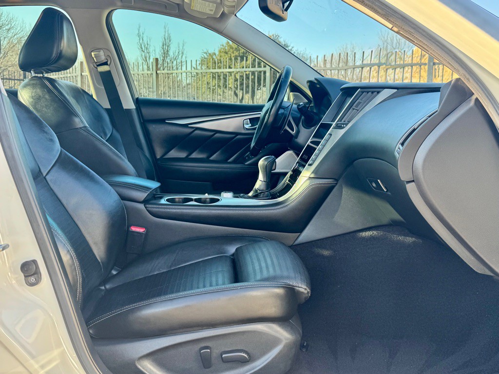 2017 INFINITI Q50 Image 29