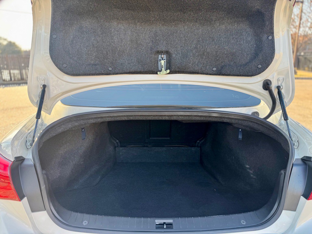 2017 INFINITI Q50 Image 30