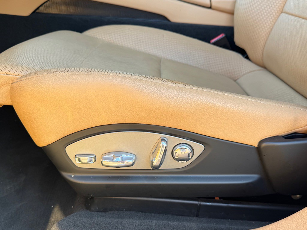 2013 Porsche Panamera Image 9