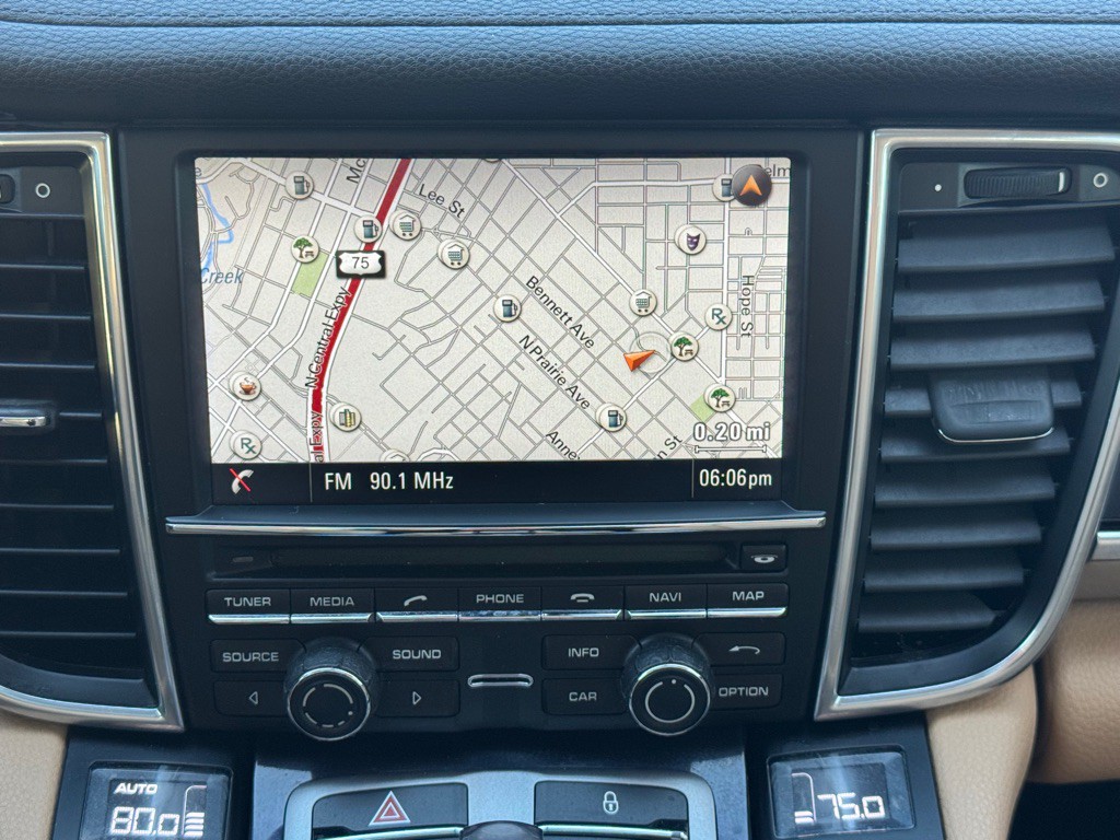 2013 Porsche Panamera Image 21