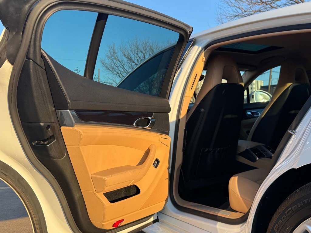 2013 Porsche Panamera Image 27