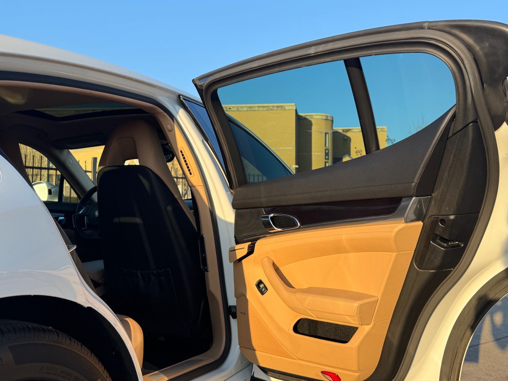 2013 Porsche Panamera Image 30