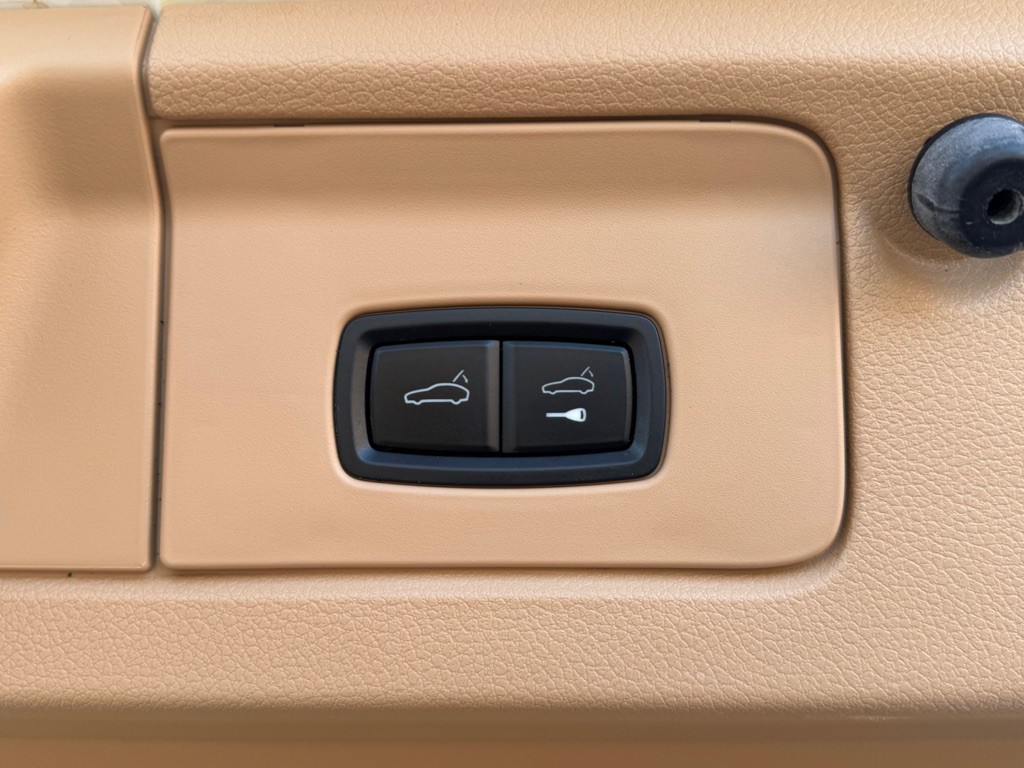 2013 Porsche Panamera Image 36