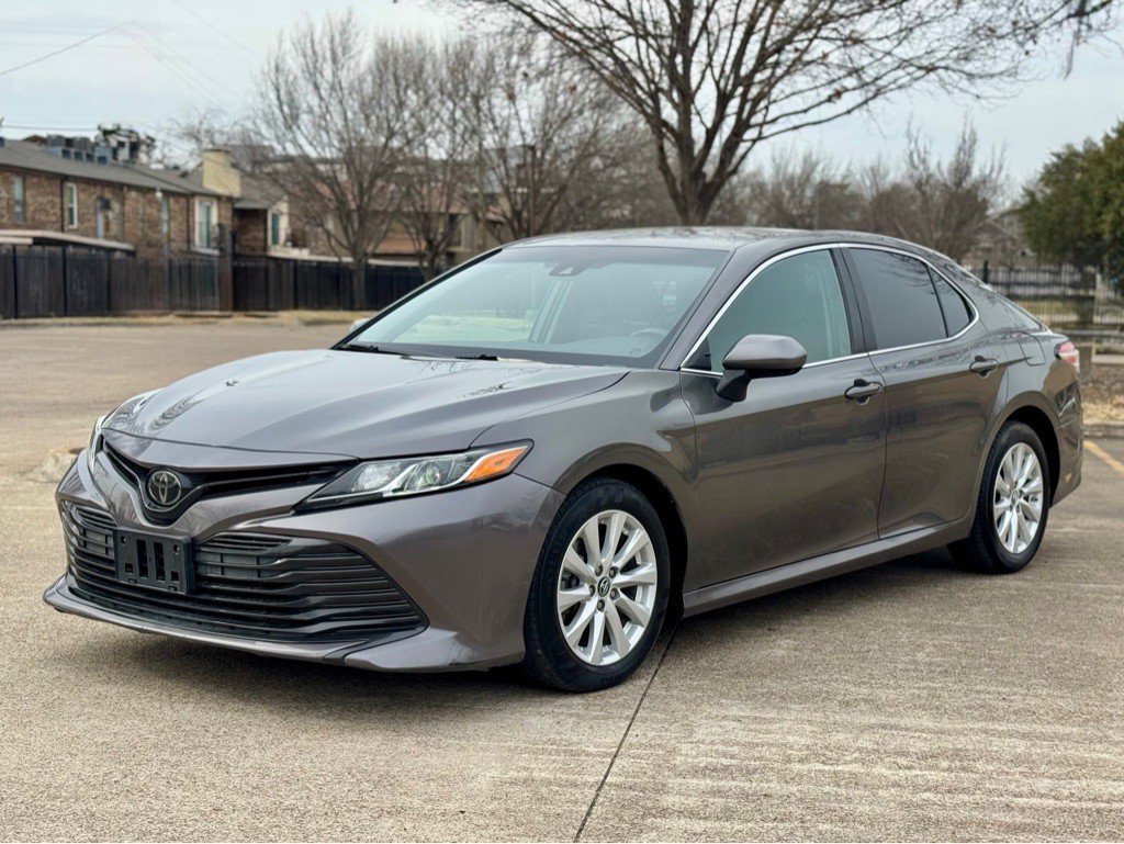 2020 Toyota Camry Image 1