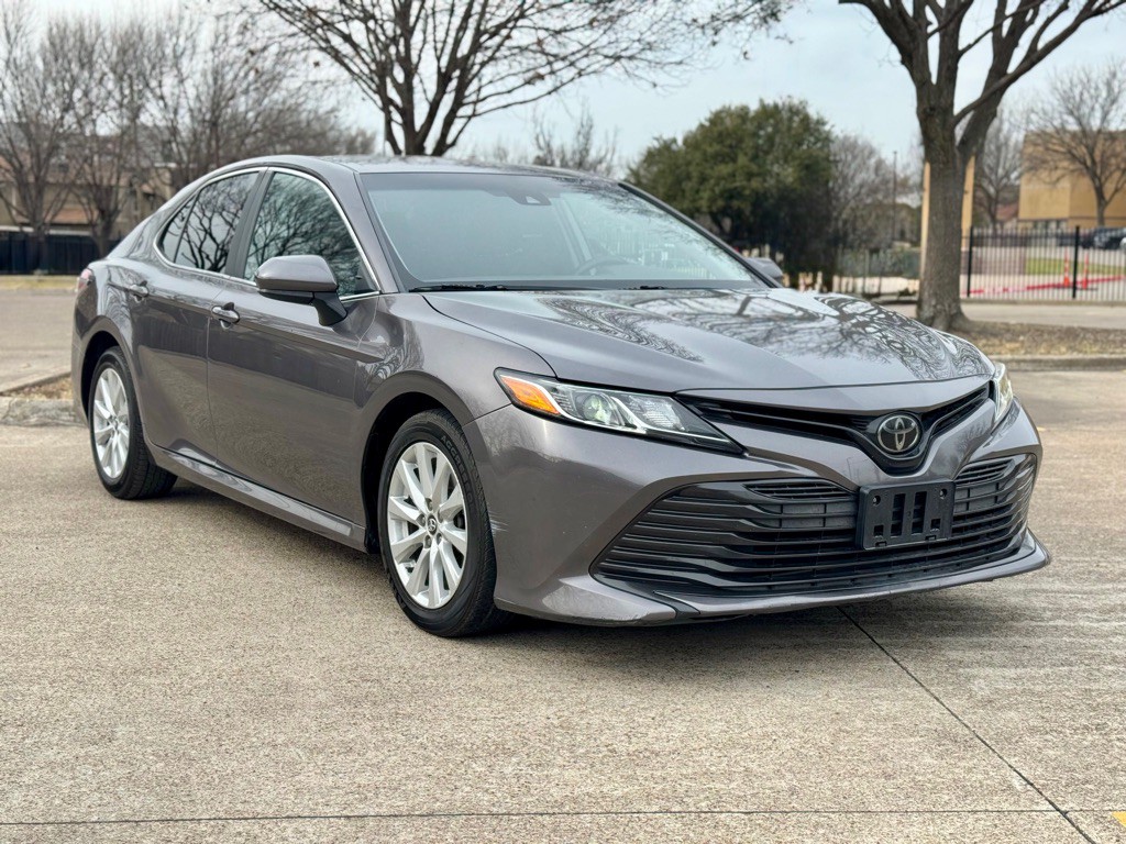 2020 Toyota Camry Image 2