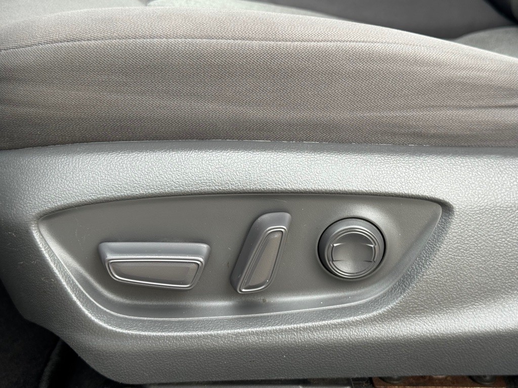 2020 Toyota Camry Image 9