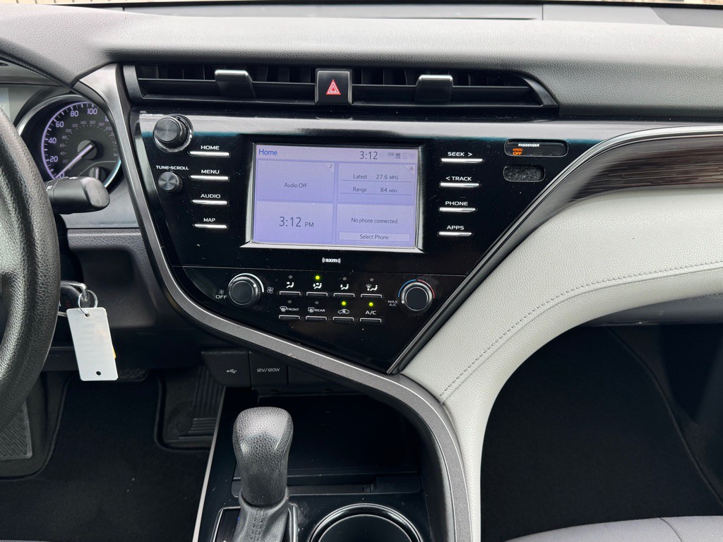 2020 Toyota Camry Image 19