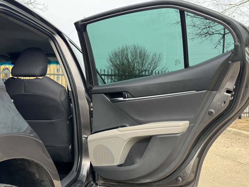 2020 Toyota Camry Image 25