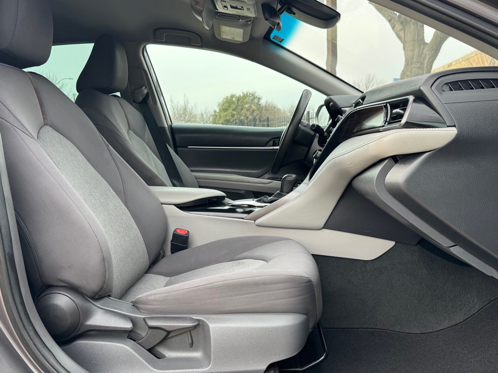 2020 Toyota Camry Image 28