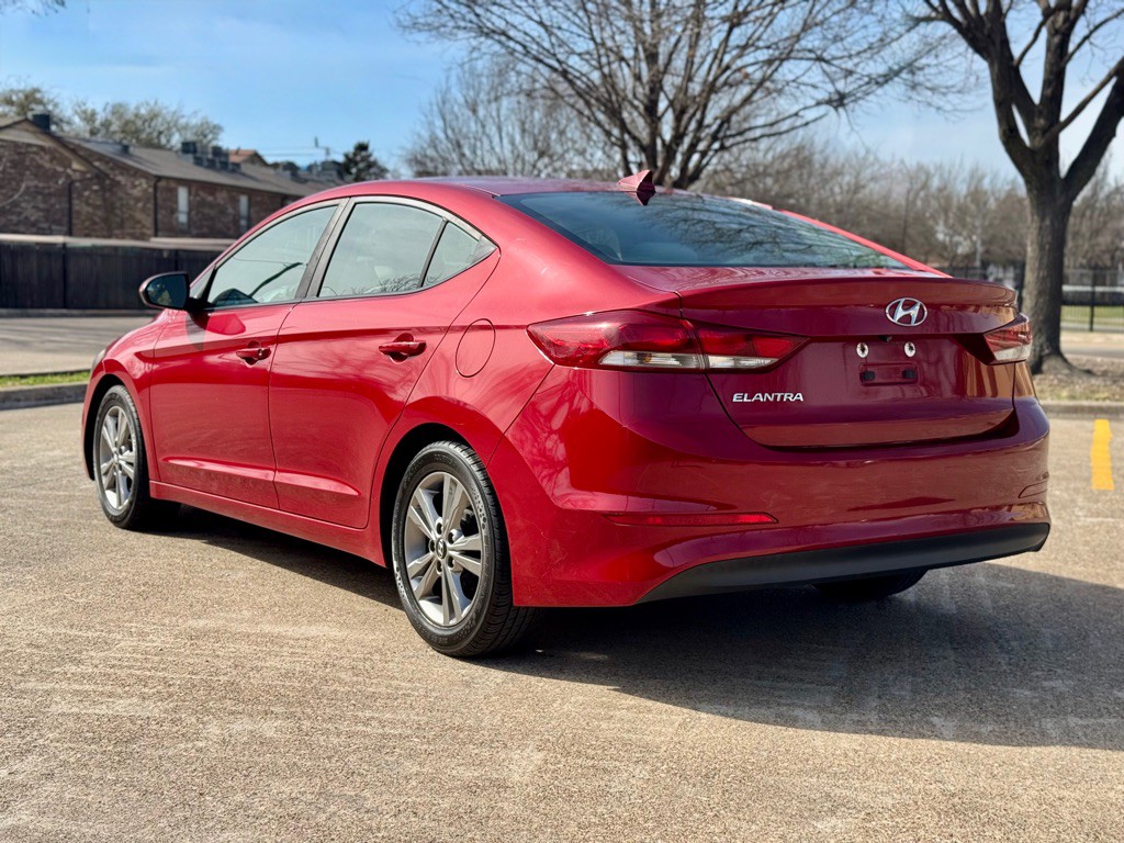 2017 Hyundai Elantra Image 4