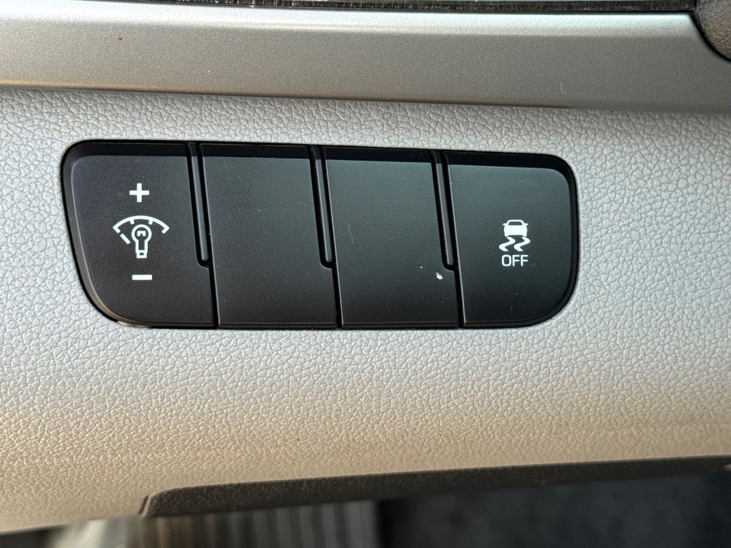 2017 Hyundai Elantra Image 8