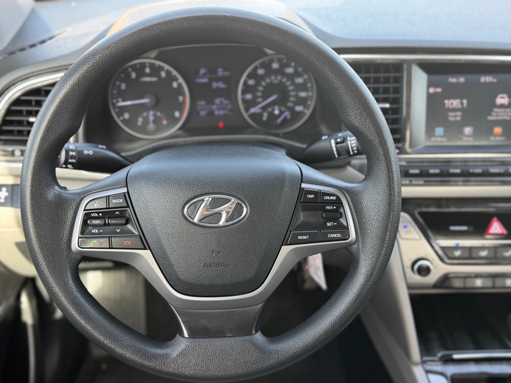 2017 Hyundai Elantra Image 9