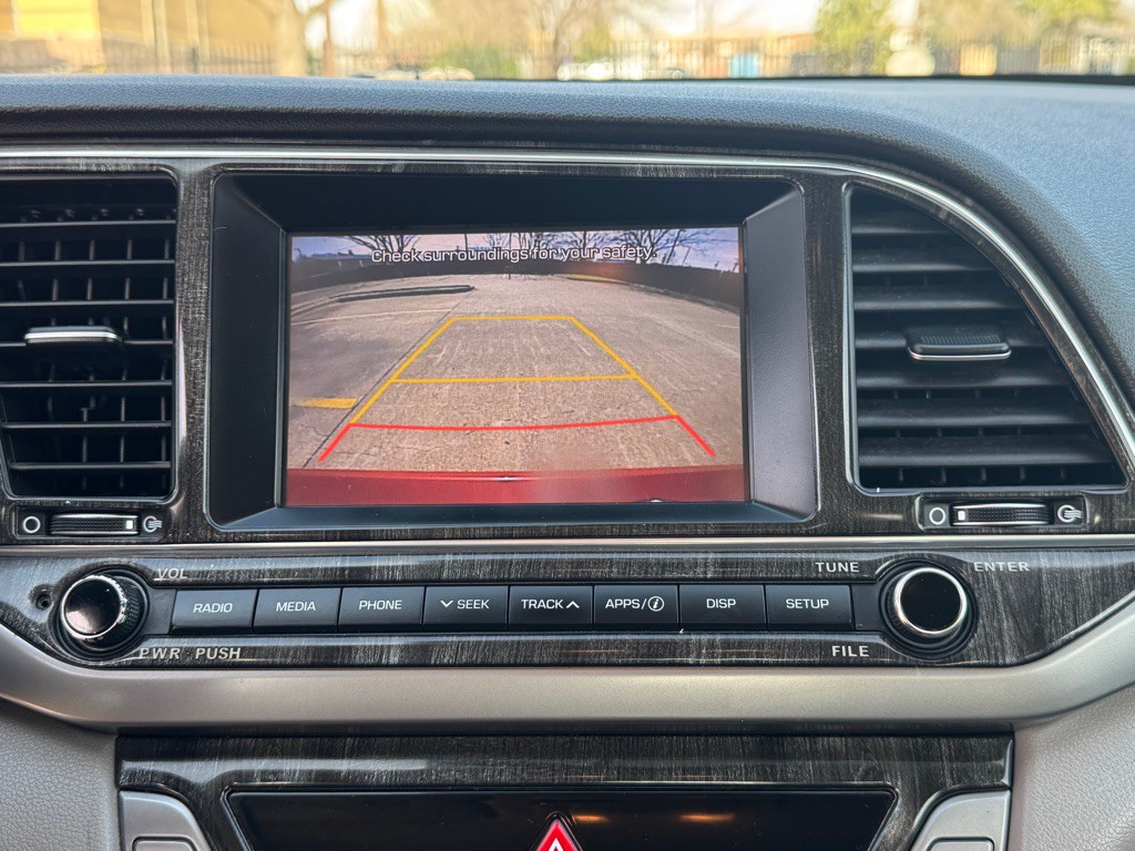 2017 Hyundai Elantra Image 20