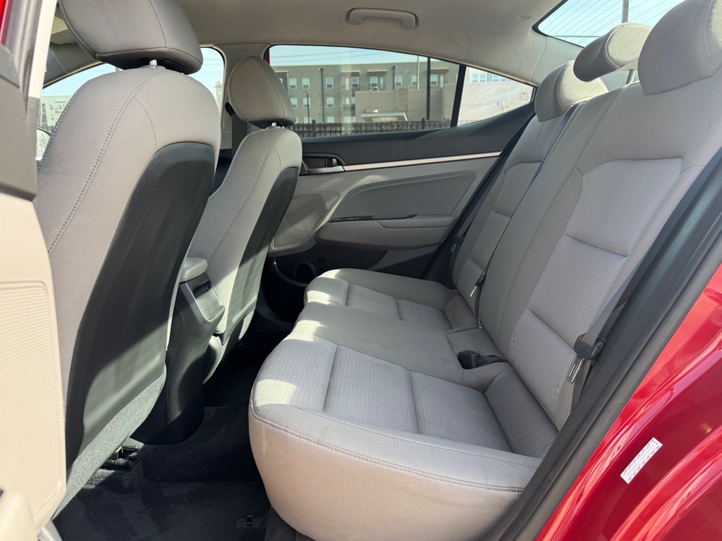 2017 Hyundai Elantra Image 23