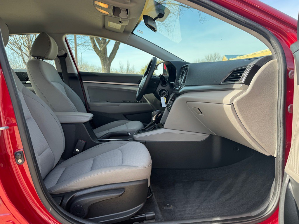2017 Hyundai Elantra Image 27