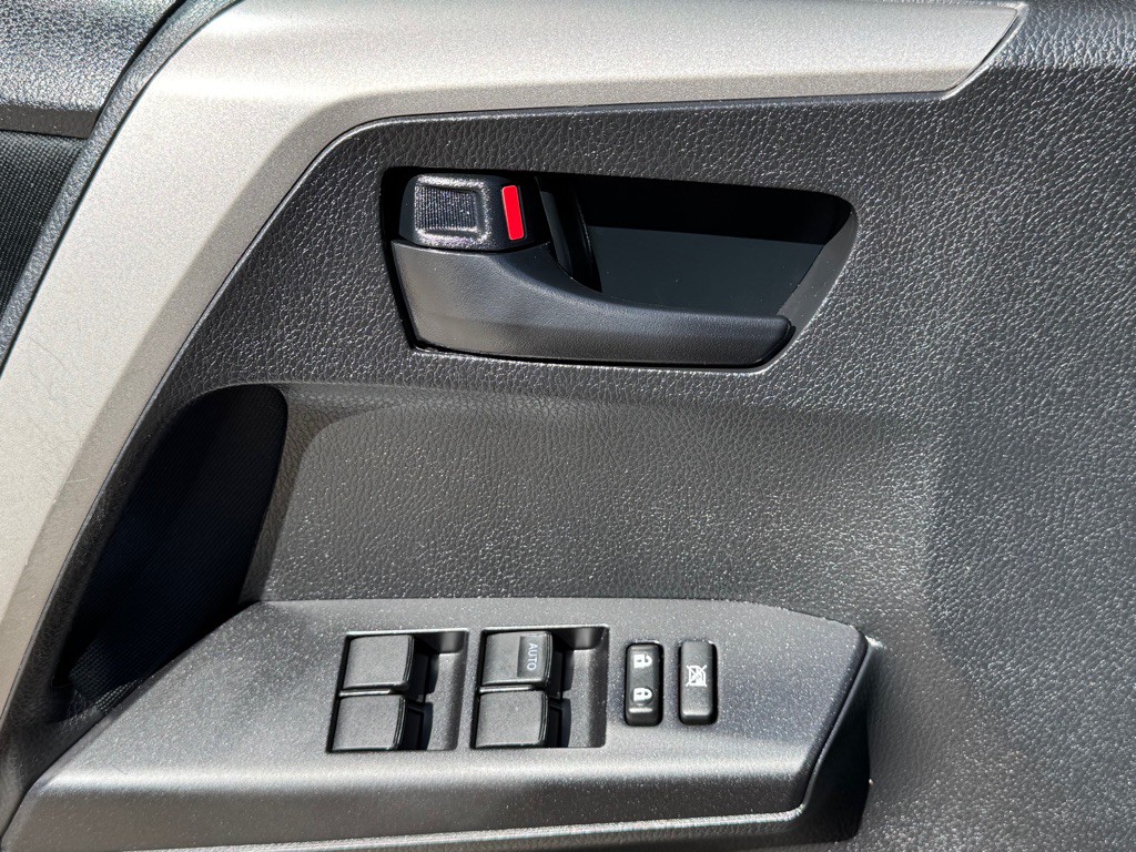 2016 Toyota Rav4 Image 10