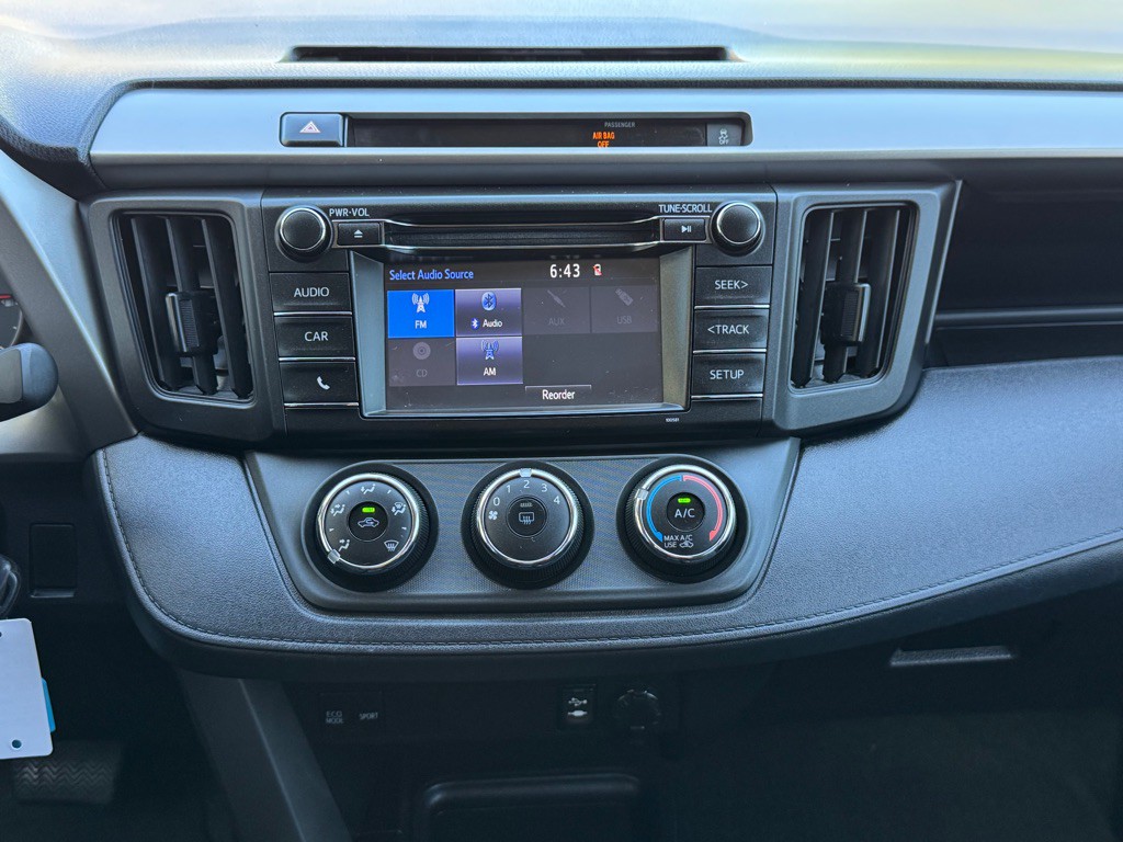 2016 Toyota Rav4 Image 18