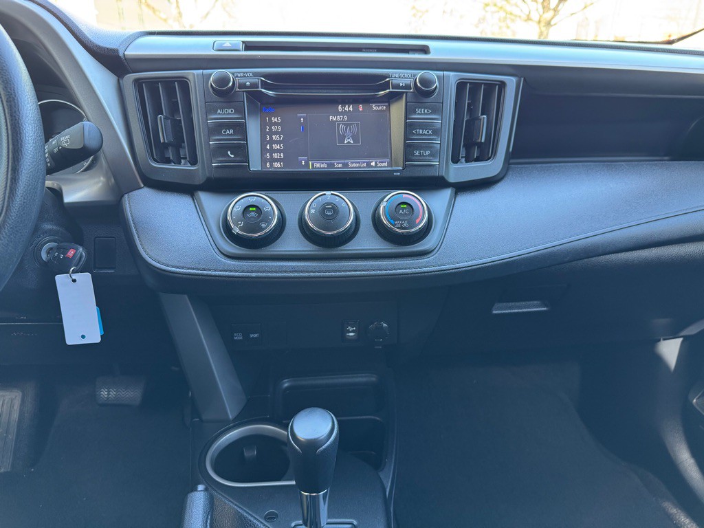 2016 Toyota Rav4 Image 19