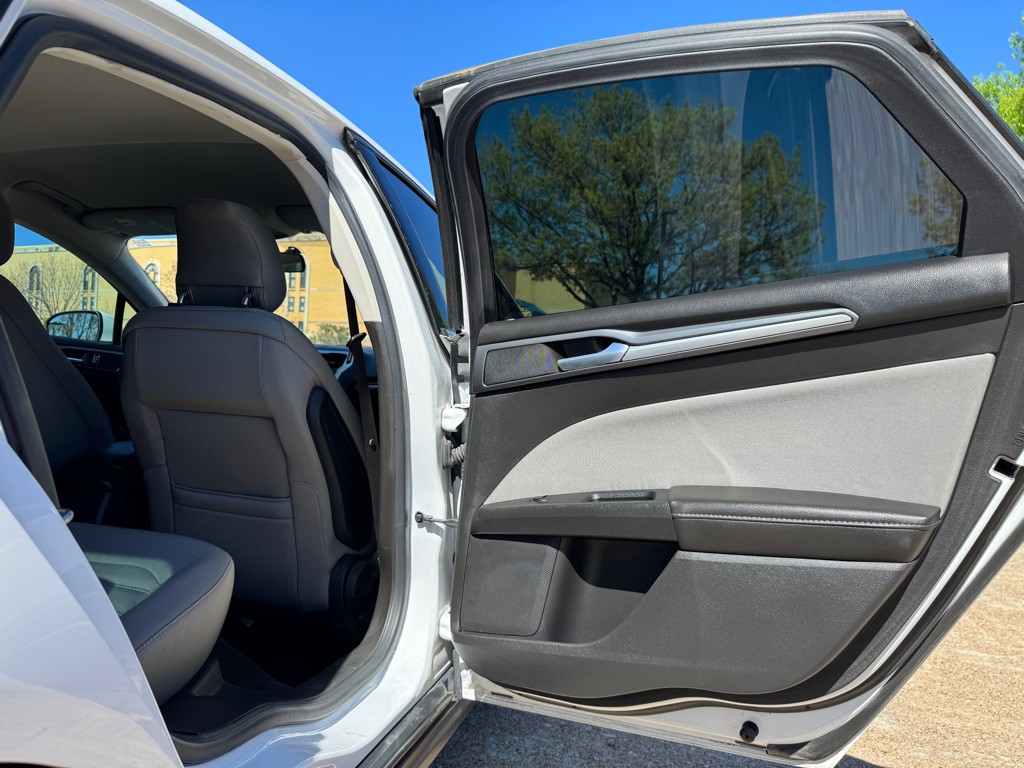 2014 Ford Fusion Image 23