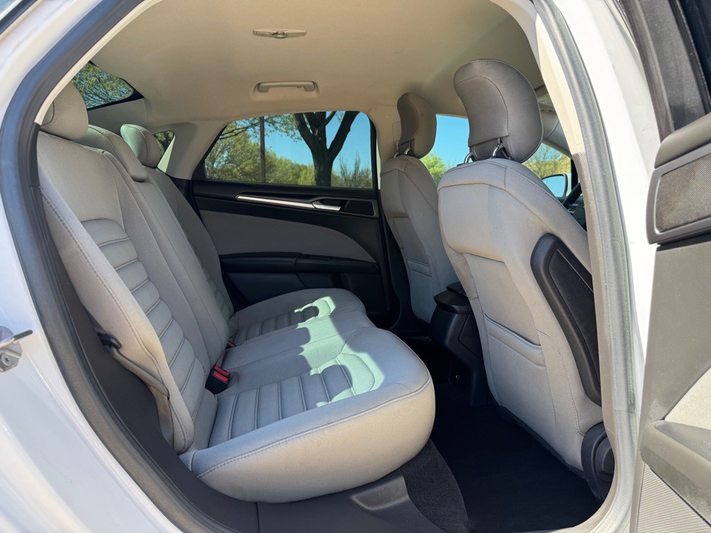 2014 Ford Fusion Image 24