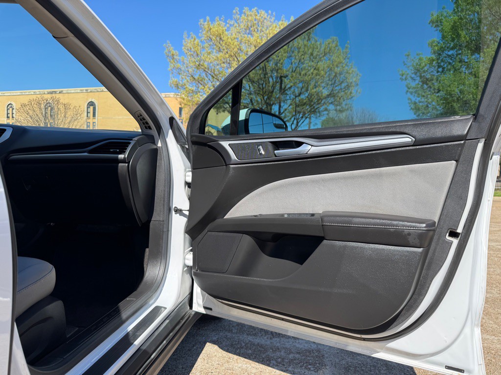 2014 Ford Fusion Image 25