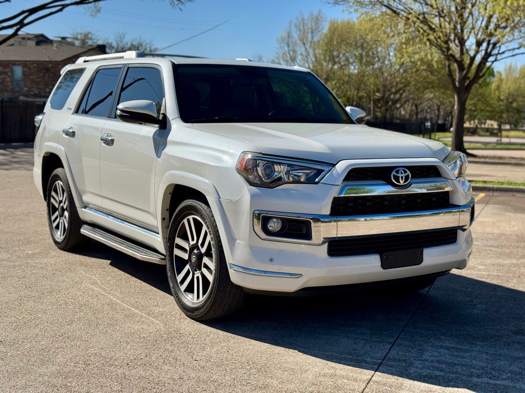 2016 Toyota 4Runner Image 2