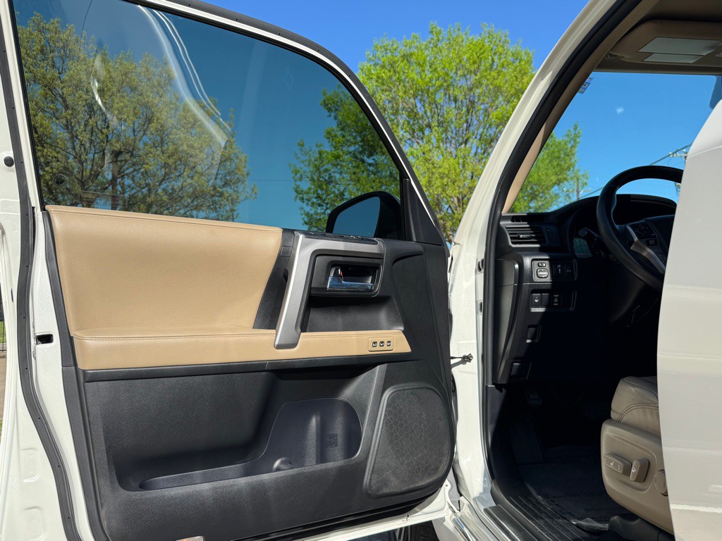 2016 Toyota 4Runner Image 5