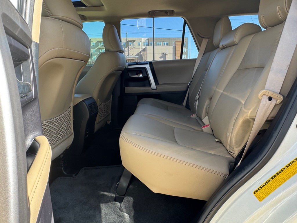 2016 Toyota 4Runner Image 26