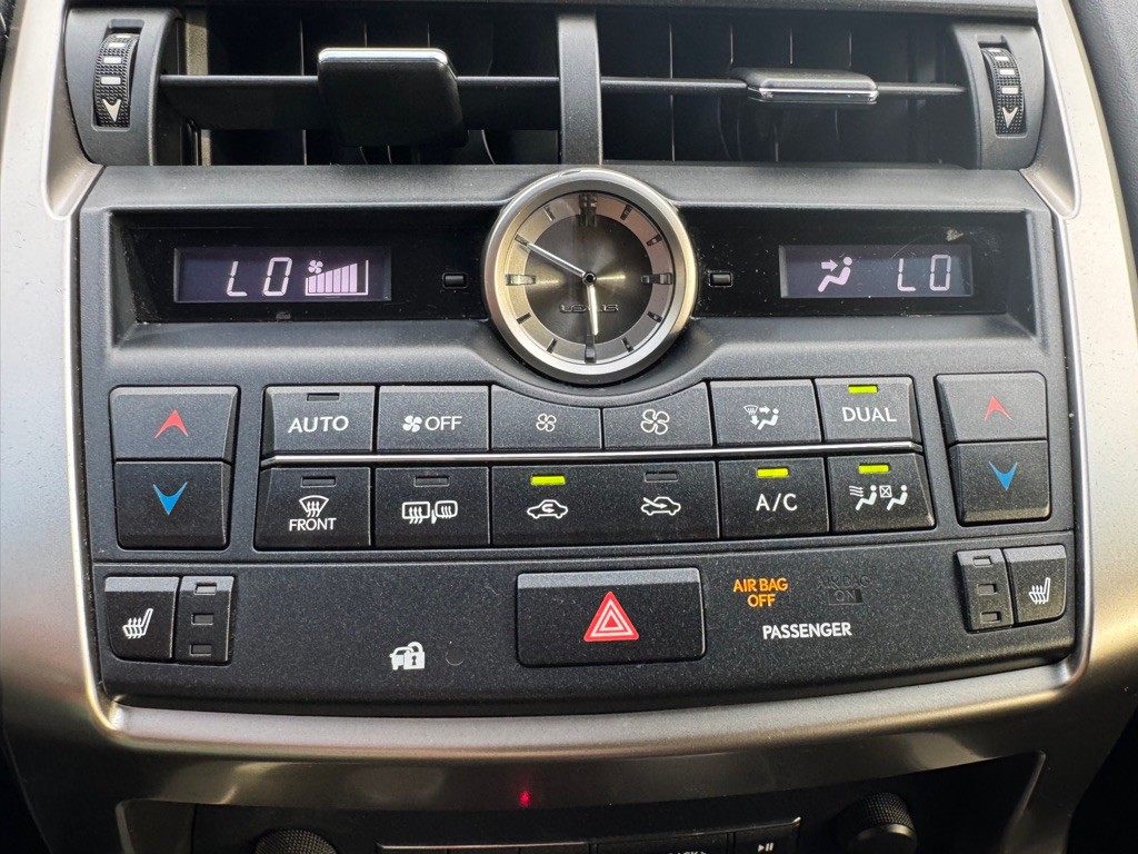 2015 Lexus NX 200t Image 28